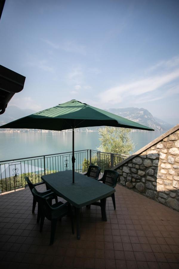 Iseolakerental - La Stallina - Monte Isola Bagian luar foto
